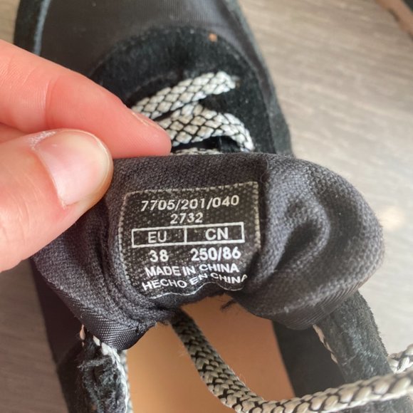 Zara Sneakers - Picture 3 of 3